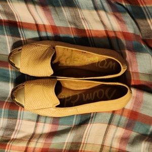 Sam Edelman flats tan snakeskin with gold toe sz 8